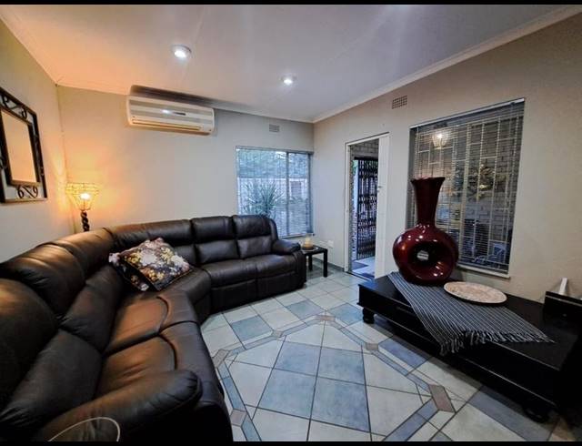 3 BEDROOM SIMPLEX FOR SALE IN BRACKENHURST